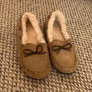 Abeo slippers size 7
